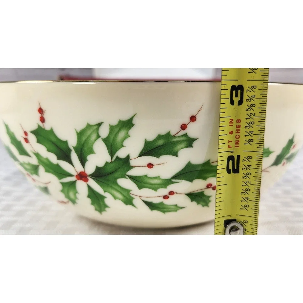 LENOX CHRISTMAS HOLIDAY PORCELAIN 9